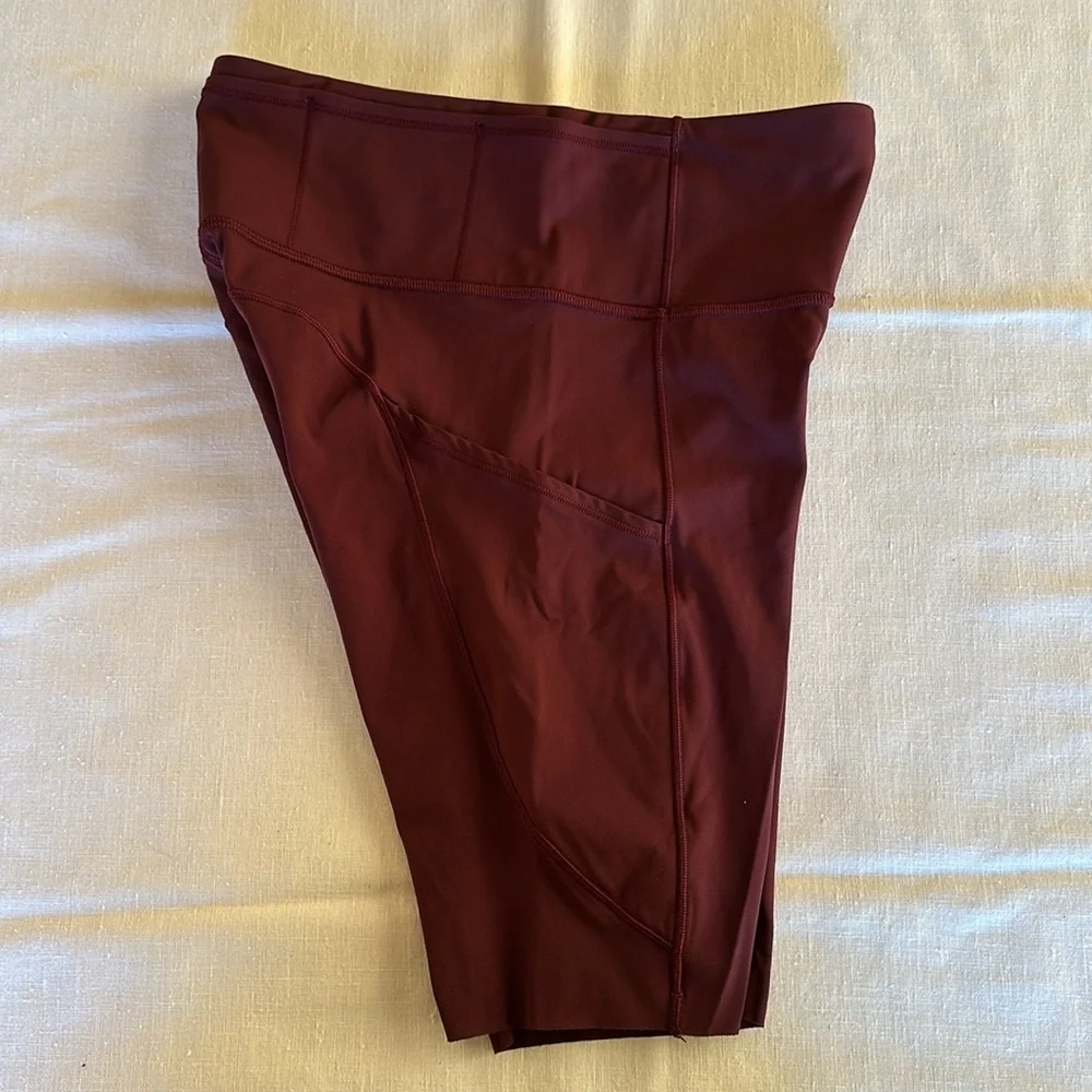 Lululemon Fast And Free Short 10" Cassis 6 - Picture 7 of 11